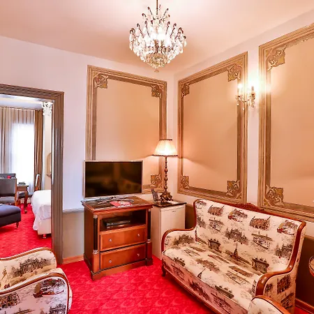Faik Pasha Special Category Beyoglu Hotell