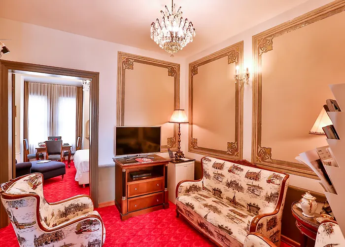 Faik Pasha Special Category Beyoglu Otel