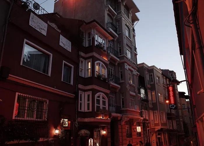 Faik Pasha Special Category Beyoglu Otel