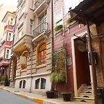 Faik Pasha Special Category Beyoglu Hotel 4*